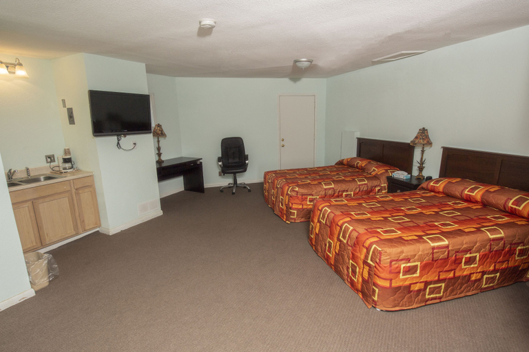 Bedroom 3, Tower 64 Motel & RV Park, Las Animas