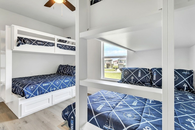 Room 5, Just Beachy 3 Bedroom Home by RedAwning, Galveston