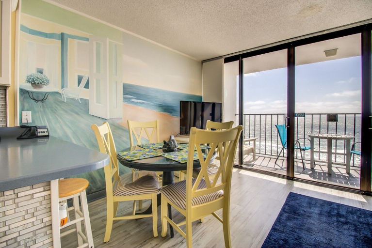 Dining, 0910 Gone To The Beach by Atlantic Towers, New Hanover