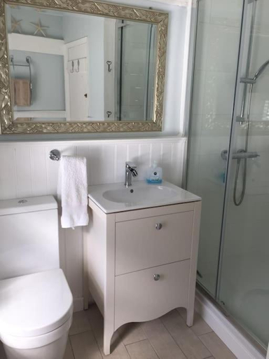 Bathroom, Stone Cottage, Norfolk
