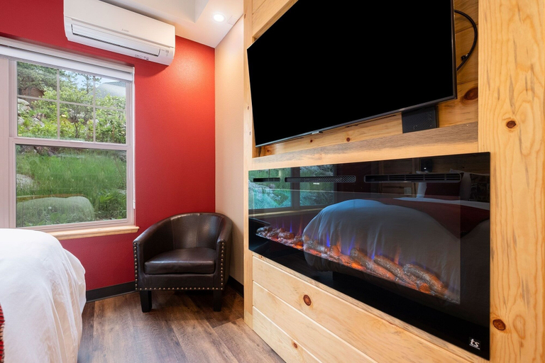 Room 4, Solitude Elk Room 101 - Estes Park 1 Bedroom Studio by RedAwning, Larimer