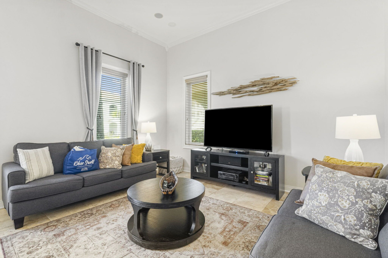 Others 5, 315 La Valencia Cir - Sol Mate, Bay