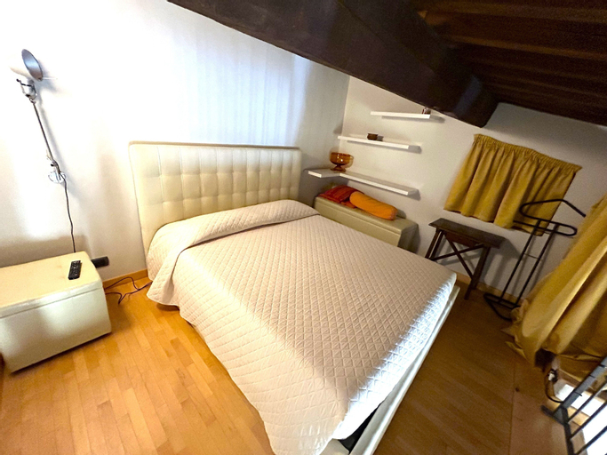 Bedroom 4, LA CORTE DEL RE SUITE AREZZO, Arezzo