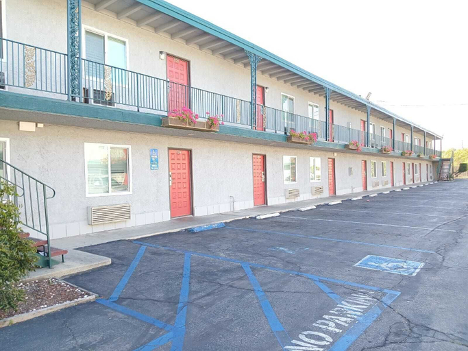 Exterior & Views 2, Pomona Inn, Los Angeles