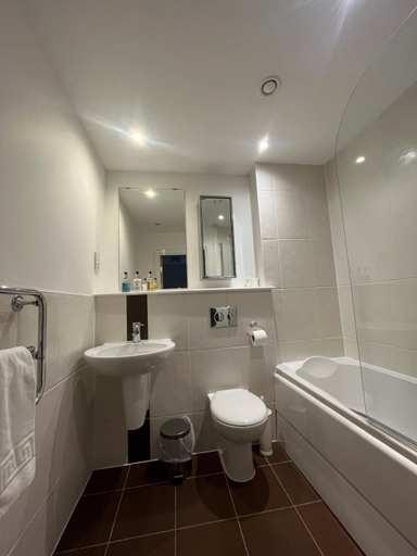 Bathroom 3, Century Wharf Serviced Apartments, Cardiff