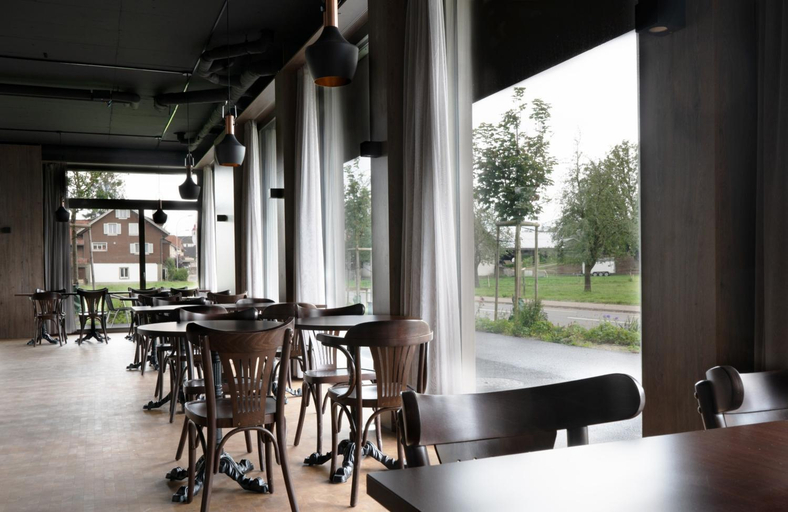 Food & Drinks 5, Wyna Motel, Sursee