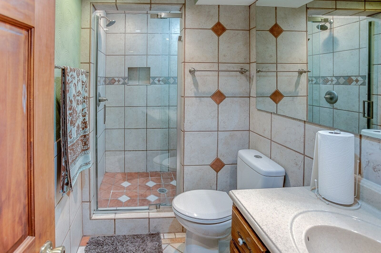 Bathroom 2, Spacious Tranquility With Private Pool 4 Bedroom Home by RedAwning, Saint Clair