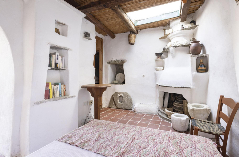 Room 2, Daphnis the Artist s House, South Aegean