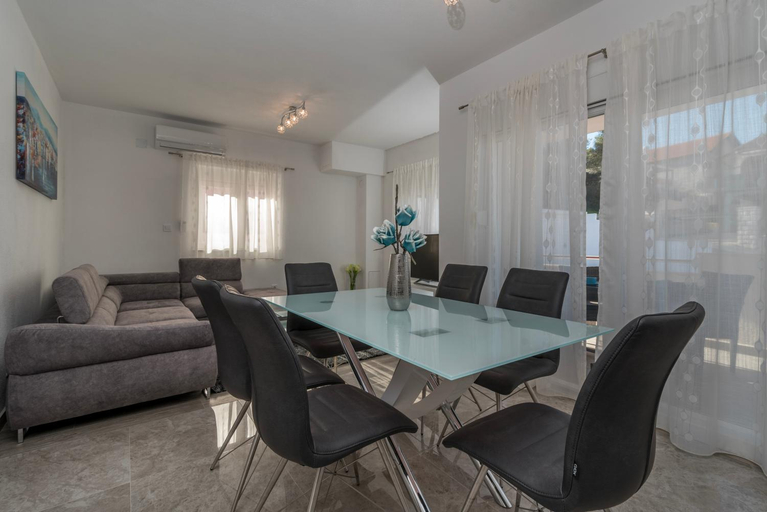 Others 2, Apartments City View, Trogir