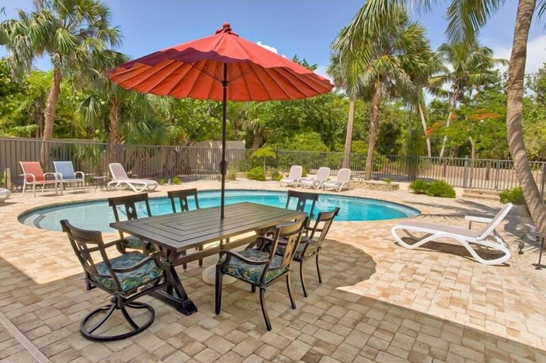 Sport & Beauty 4, Baybarlyn 4 Bedroom Home by RedAwning, Lee