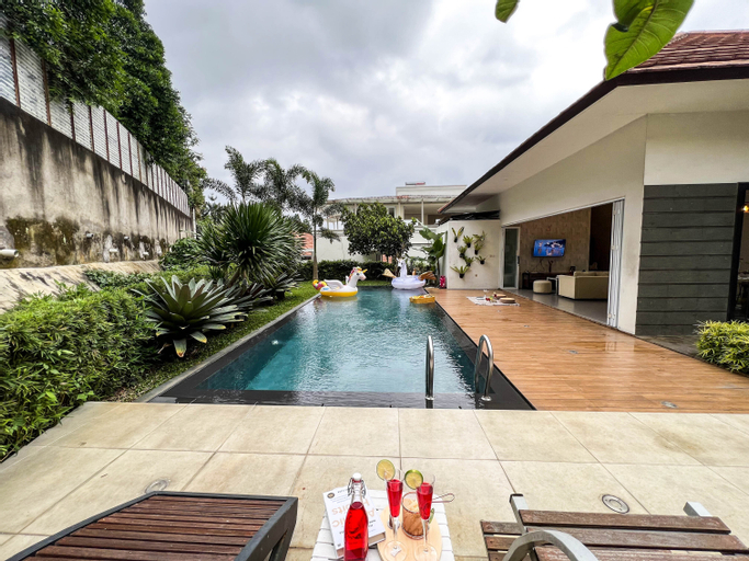 Swimming Pool 10