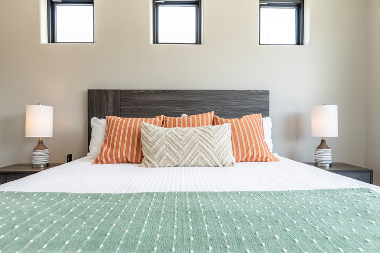Room 3, Desert Dreaming 2 Bedroom Home by RedAwning, Washington
