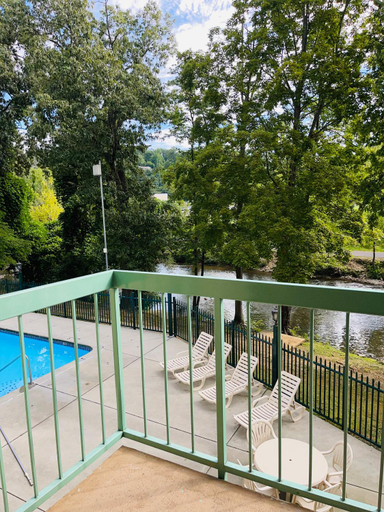 Sport & Beauty 4, River Place Condos #204 2BD, Sevier