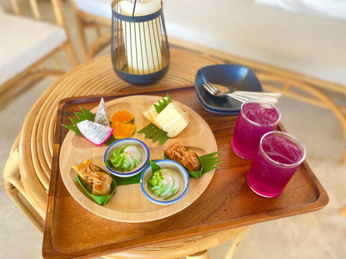Food & Drinks