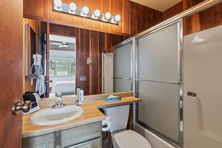 Bathroom 5, Snow Flower 130 2 Bedroom Condo by RedAwning, Summit
