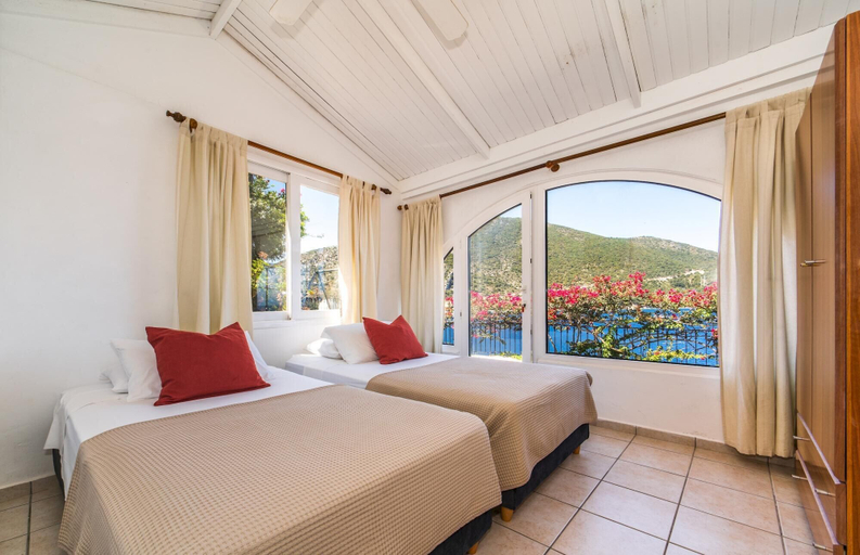 Room 3, Nitsa s House - 2 bed House in Front of the sea, Ionian Islands