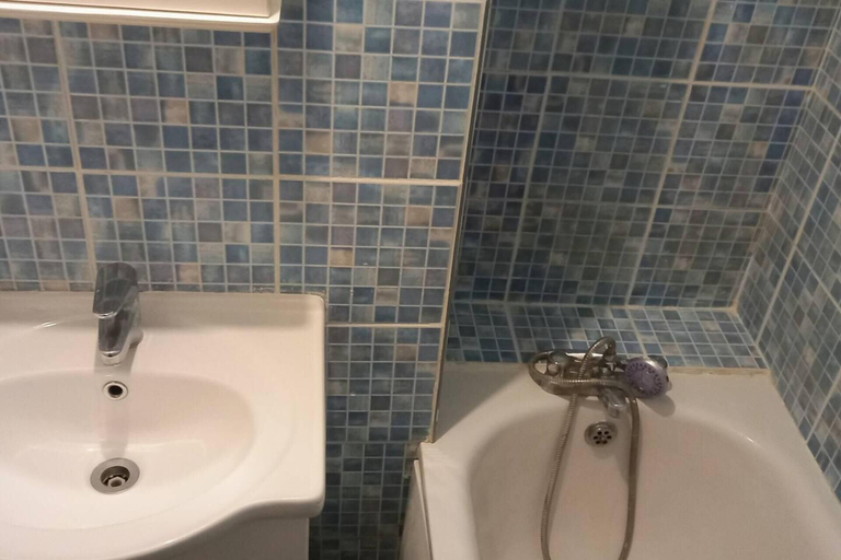 Bathroom 2, Lovely 2-bed Apartment in Battersea, London, London
