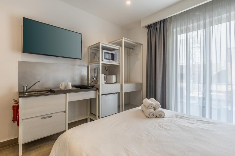 Others 3, Studio 31 with kitchenette at the new Olo living, St Julian's