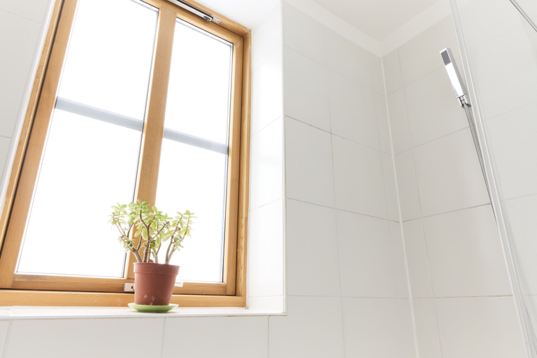 Bathroom 4, Apartment With Canal View in Broadway Market, London