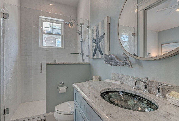 Bathroom 3, 307 65th Street managed by Beach Retreats, Manatee