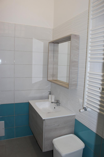 Bathroom 5, La Casa dell'Emigrante, Latina