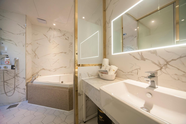 Bathroom 2, Naju Western Hotel, Naju