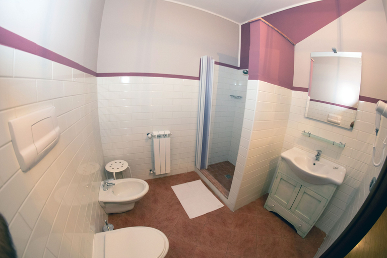 Bathroom 5, HOTEL MARCONI, Messina