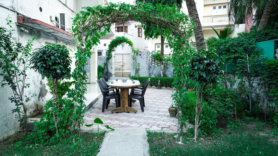 Others 4, Gurukrupa Bungalow, Devbhumi Dwarka