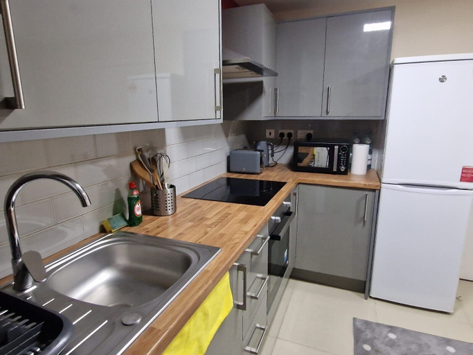 Others 4, Deluxe 1-bed Apartment in Greenford, London