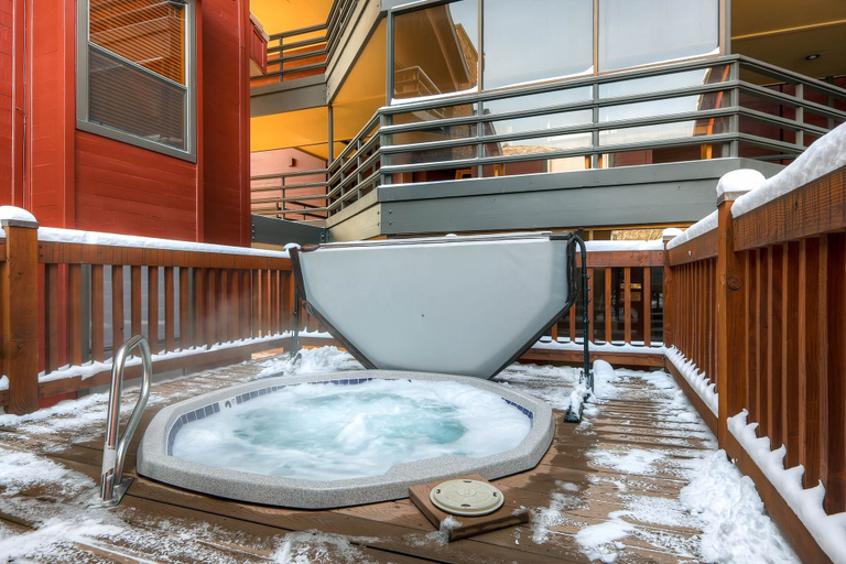 Outdoor spa tub, Silver Cliff Village 103 2 Bedroom Condo by RedAwning, Summit