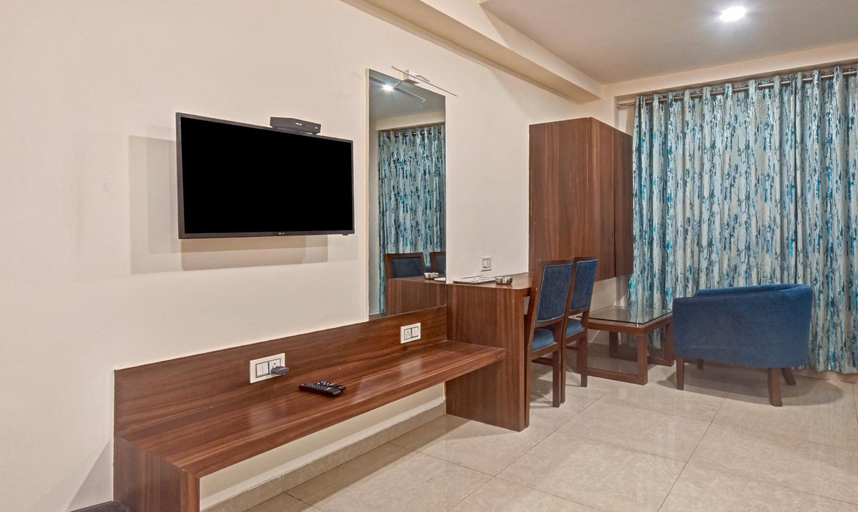 Others 5, Hotel luxura, changodar, Ahmadabad