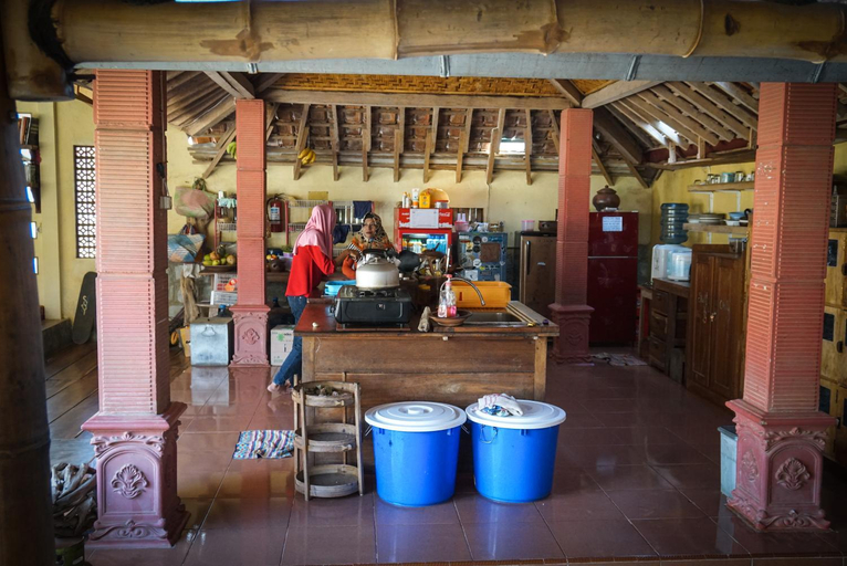 Others 4, Harry's Ocean House Pacitan, Pacitan