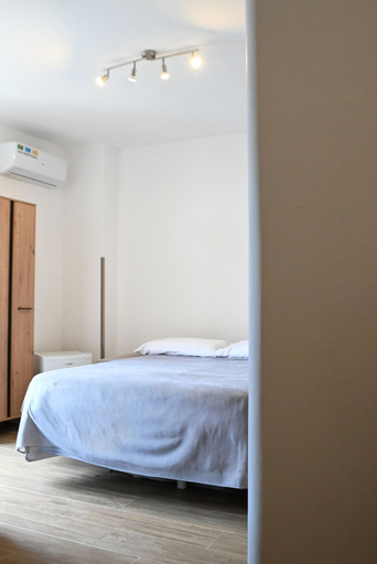 Bedroom 2, Il vicoletto sul mare, Napoli