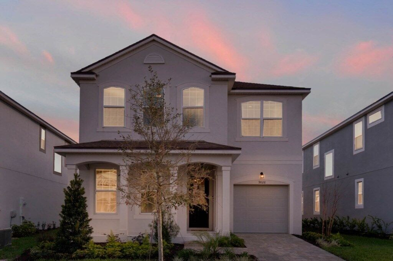 Exterior & Views