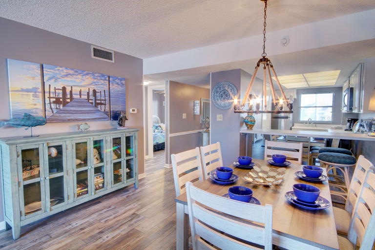 Food & Drinks 5, 332 El Matador 2 Bedroom Condo by RedAwning, Okaloosa