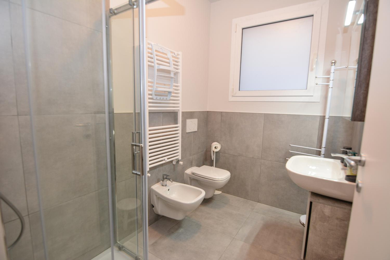 Bathroom 2, Sunset Lodge - ENJOY HOLIDAY, Verona