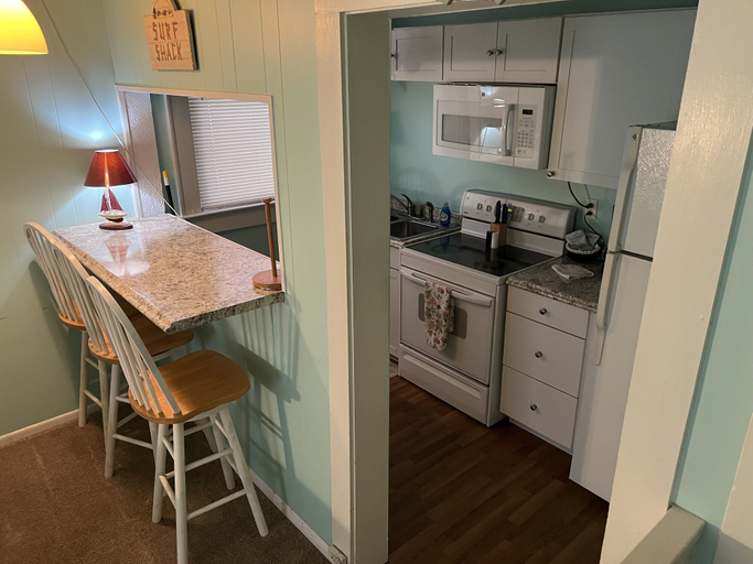 Private kitchen 3, Cozy Bay View Oceanside 1 Bedroom Cottage by RedAwning, Norfolk