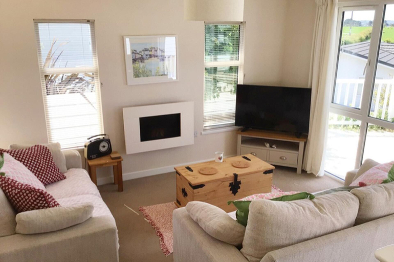 Others 3, Charming 3-bed Chalet in Abersoch, Gwynedd