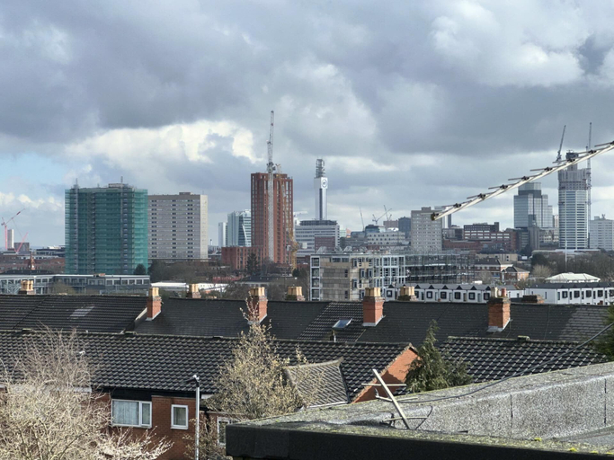 Others 5, Captivating 1-bed Apartment in Birmingham, Sandwell
