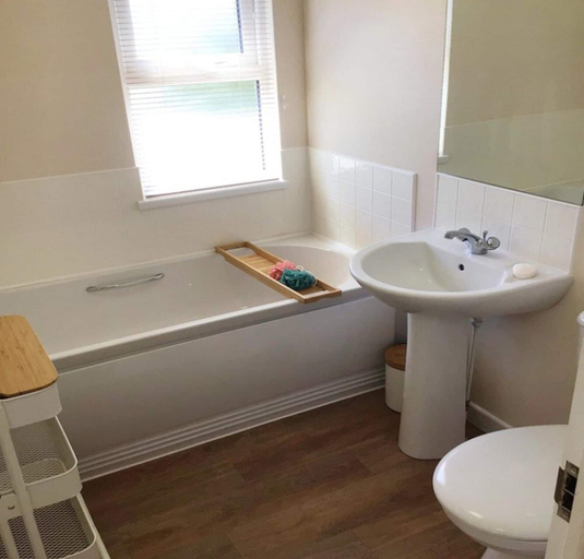 Bathroom 2, Charming 3-bed Chalet in Abersoch, Gwynedd