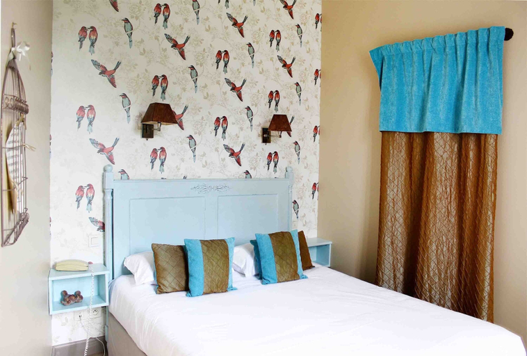 Bedroom 2, Hôtel Perier du Bignon, Mayenne
