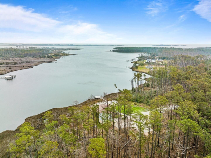 Lake view 5, Water's Edge Retreat 3 Bedroom Home by RedAwning, Carteret