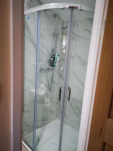 Bathroom 3, Impeccable 1-bed Lodge in Eastleigh, Hampshire