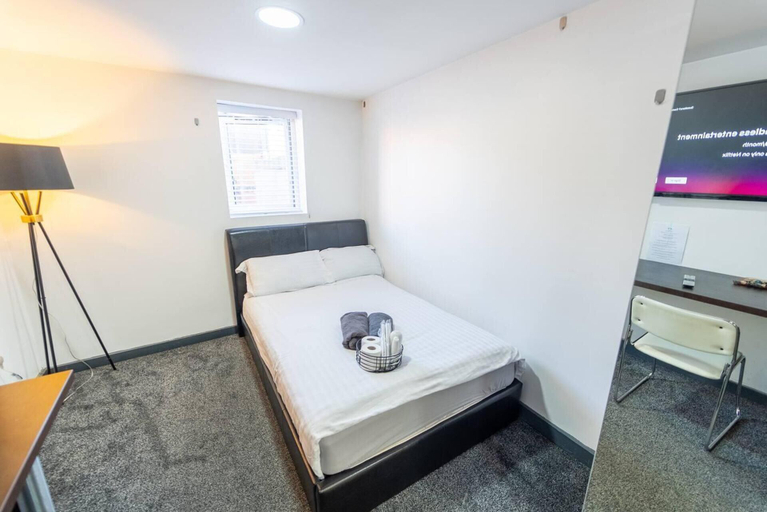 Room 2, Homely Studio Next to City Centre, Birmingham