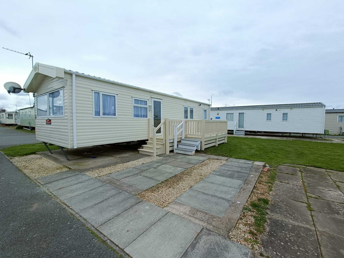 Exterior 5, 3 Bed, Sleeps 6, Parking, Denbighshire