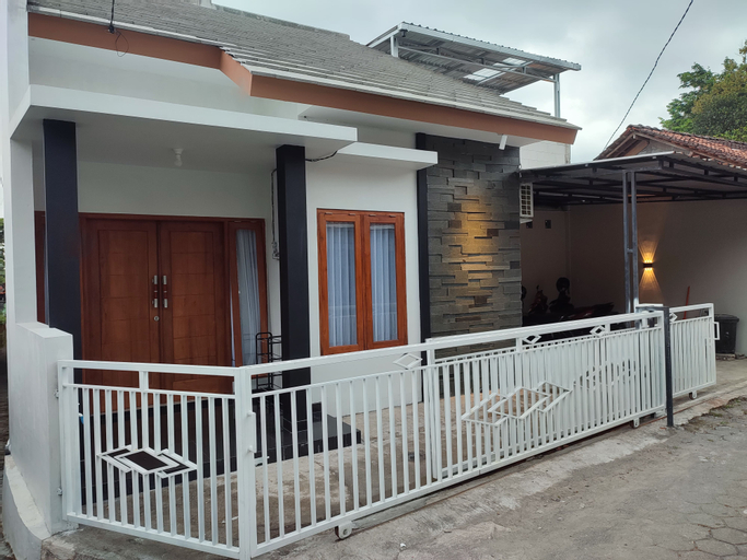 Exterior 13