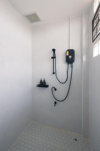 Bathroom 15