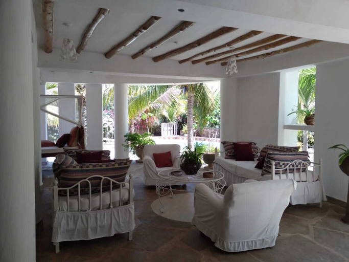 Others 5, Mwezi Nyota, Malindi