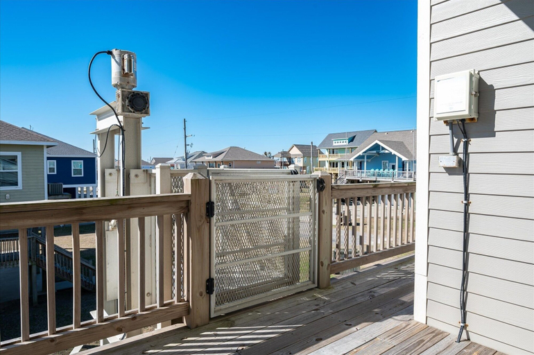 Property grounds 2, Sweetsol 4 Bedroom Home by RedAwning, Galveston