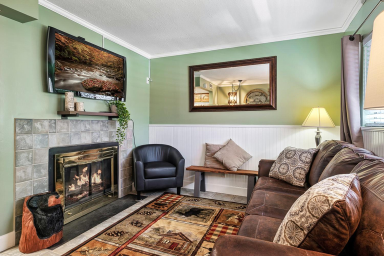 Bedroom 3, Lovely condo w/ indoor pool *only steps to parkway, Sevier